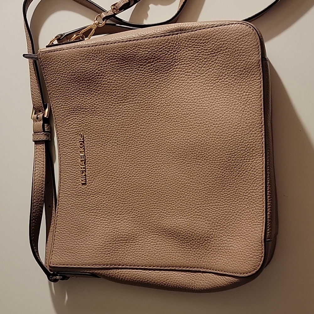 Jet Set Travel Large Messenger Bag